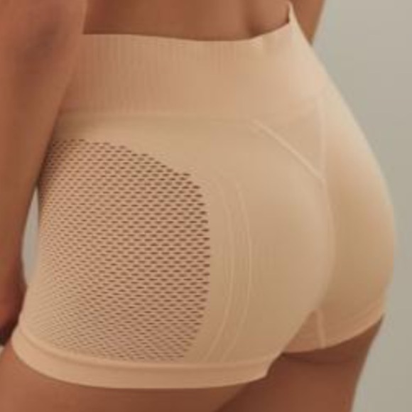 Urban Outfitters Out From Under Echo Seamless Sports Shortie - Beige Neutral Tan - Picture 2 of 5